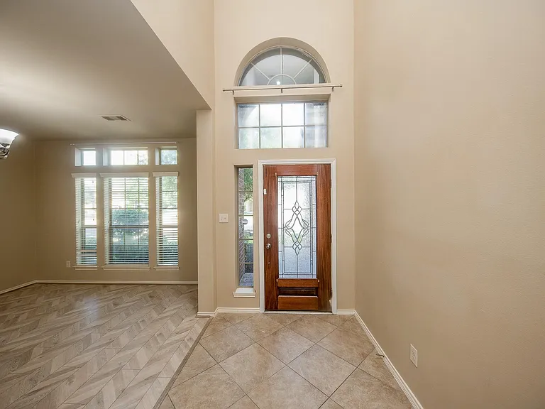 4019 Windmill Creek Dr — Photo 4