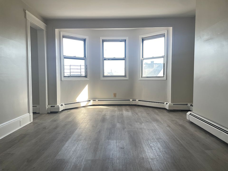 BEDROOM #1
