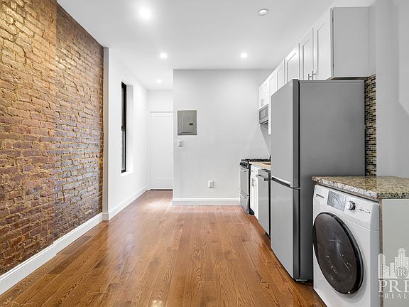 3rd image of 176 E 85th St APT 3B