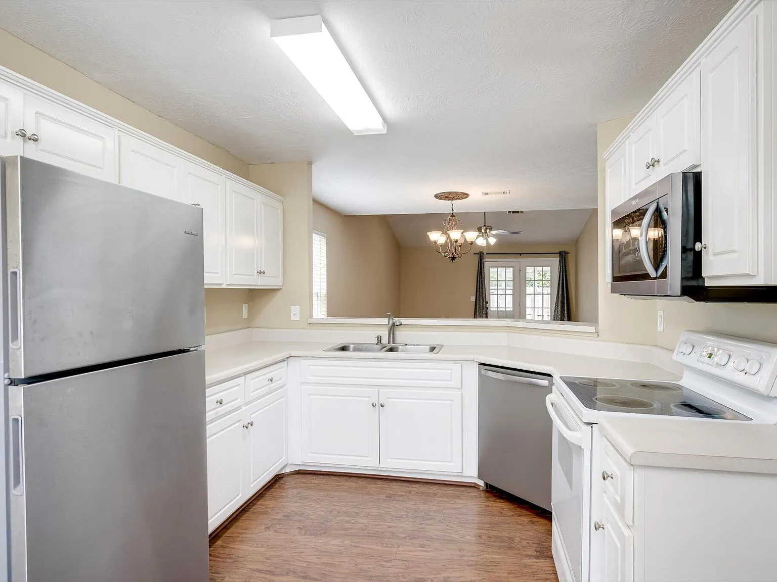 2 bed, 2.0 bath, 1096 sqft, $1,375 — Photo 4