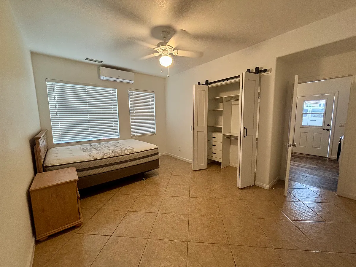 Bedroom w closet. Bedroom is big enough to fit another queen to king size bed or in bedroom office. - 3033 San Miguel Dr
