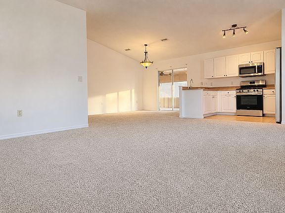 3rd image of 2814 94th St E