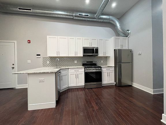 4th image of 300 Richmond St #7
