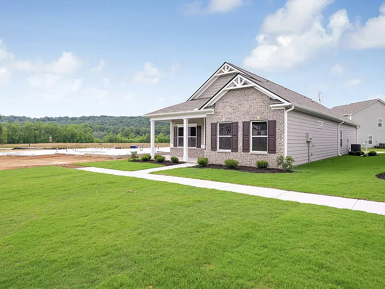 4923 Hazelnut Ln — Photo 2