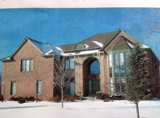 849 Lakewood Dr, Rochester Hills, MI 48309