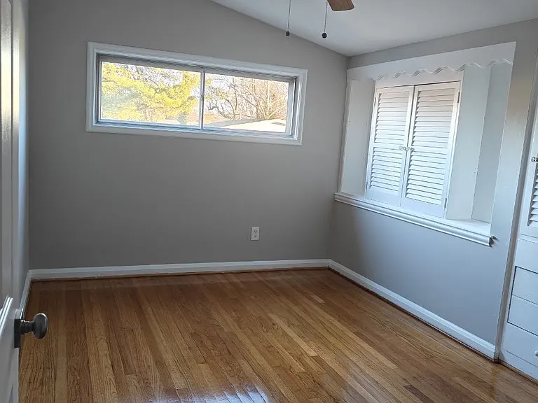 7423 Kalton Ct — Photo 11