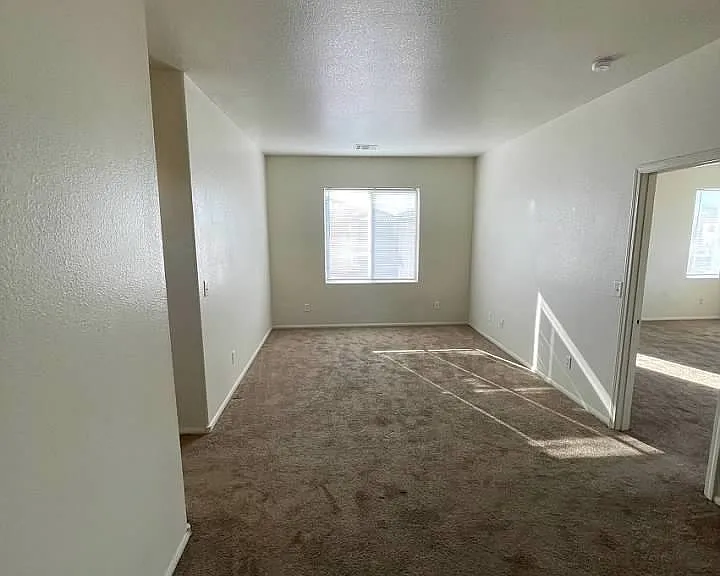 731 Emerald Idol Pl — Photo 50