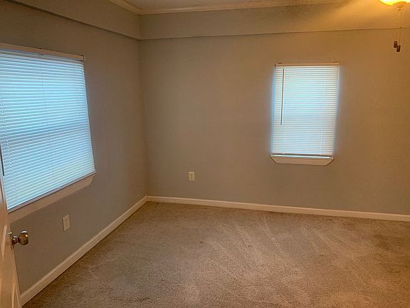 4th image of 17467 Warwick Blvd