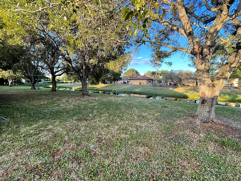 1174 The 12th Fairway #1174 — Photo 31
