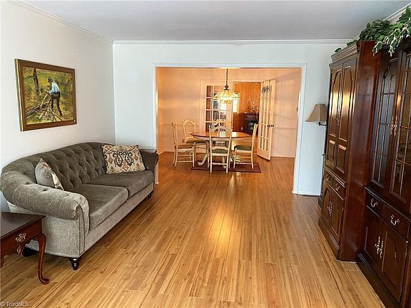 3rd image of 5121 Lawndale Dr APT C