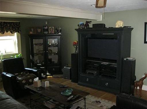 2nd image of 20 Milton Ter