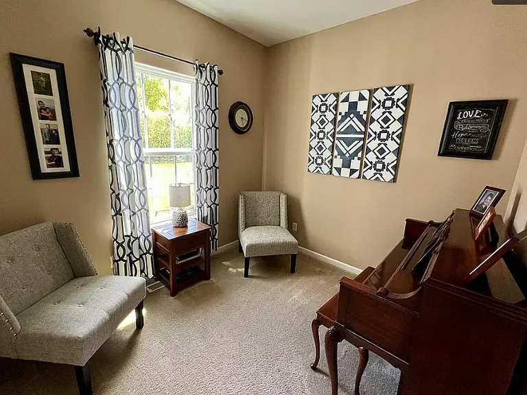 Airmont Dr — Photo 9