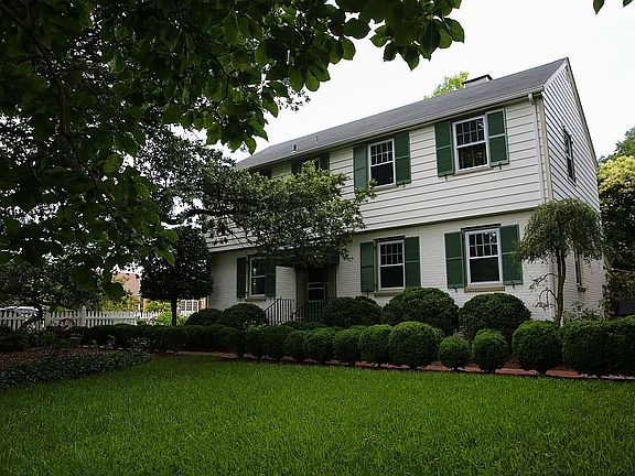 2nd image of 225 Washington St