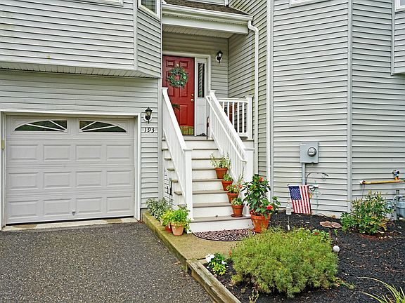 5th image of 193 Muskflower Ct #19F3