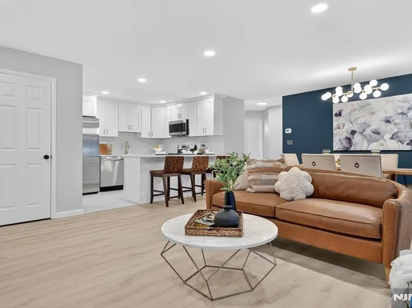 175 Redwood Ct, Ramsey, NJ 07446