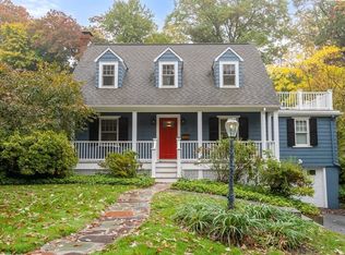 32 Verndale Rd, Newton, MA 02461