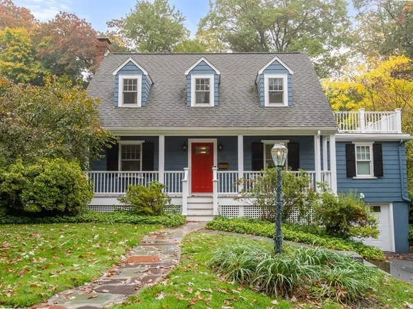 32 Verndale Rd, Newton, MA 02461