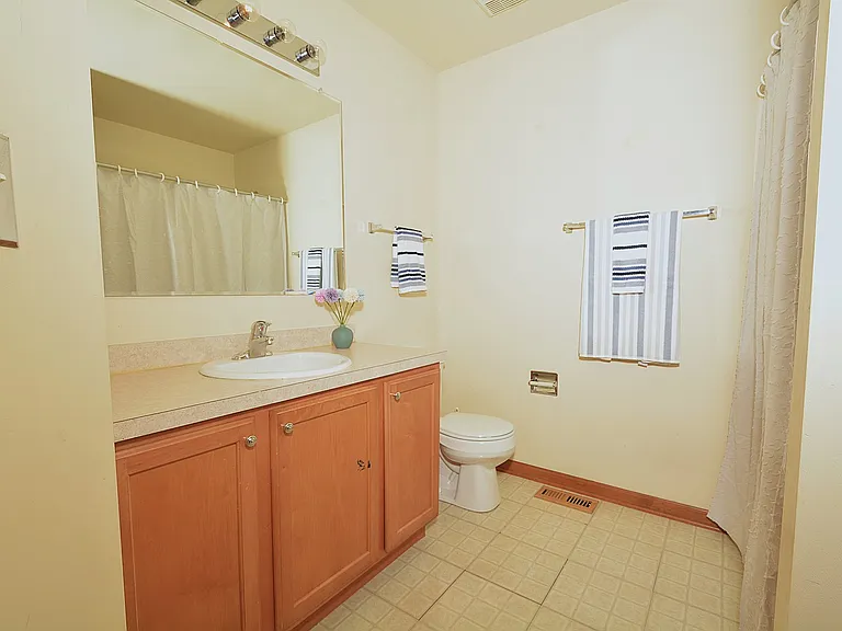 2460 Georgetown Cir — Photo 15
