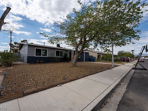 3rd image of 6105 Halifax Cir