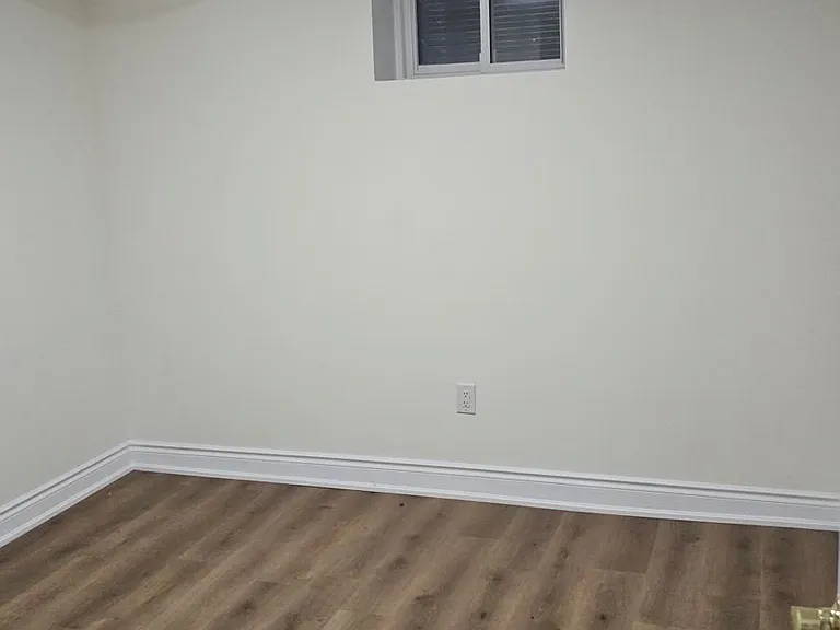9 Vickery St E #BASEMENT — Photo 8