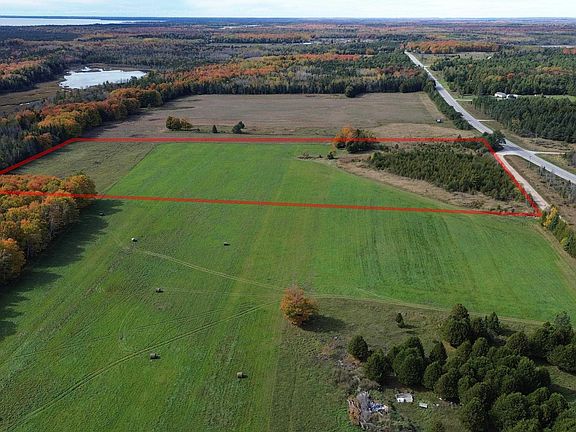 4th image of W Pawley Rd