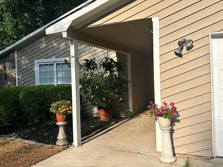 550 Creekwood Xing — Photo 44
