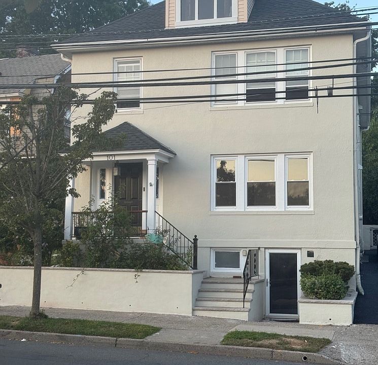 1st image of 101 Glenridge Ave Floor 1