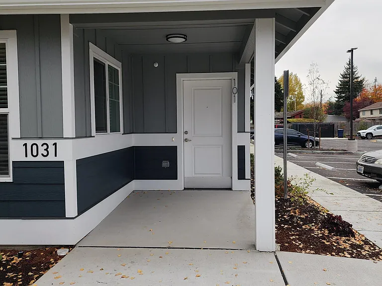 1031 Cedar Ave #101 — Photo 15