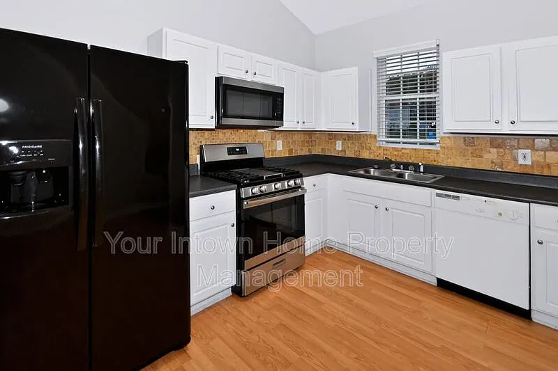 3 bed, 2.5 bath, 1508 sqft, $1,650 — Photo 4