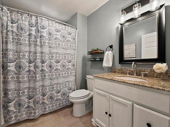4th image of 9528 Carroll Canyon Rd APT 223