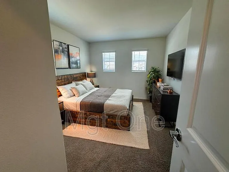 26170 Gentry Ave — Photo 15