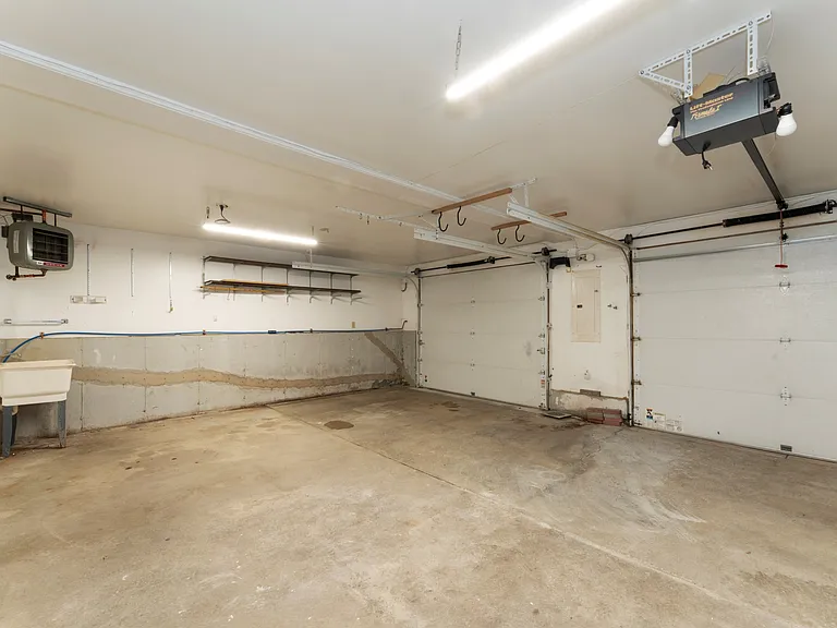 50 Laurel Cir — Photo 26