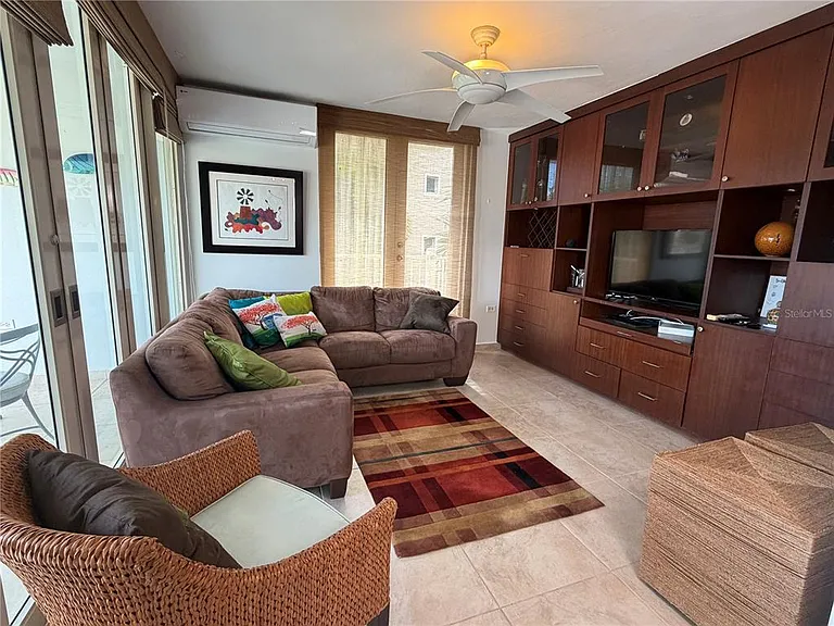 205 Cond Harbour Point #B — Photo 6