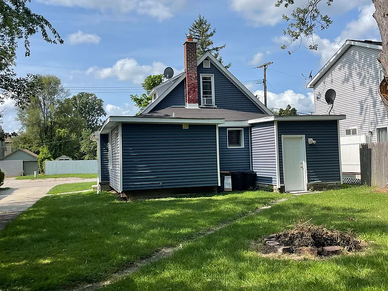 1815 Grant Pl — Photo 3