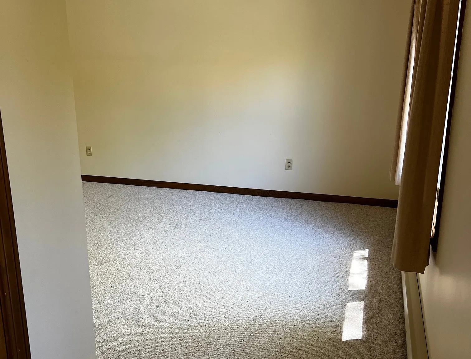 2 bed, 1.5 bath, $950 — Photo 4