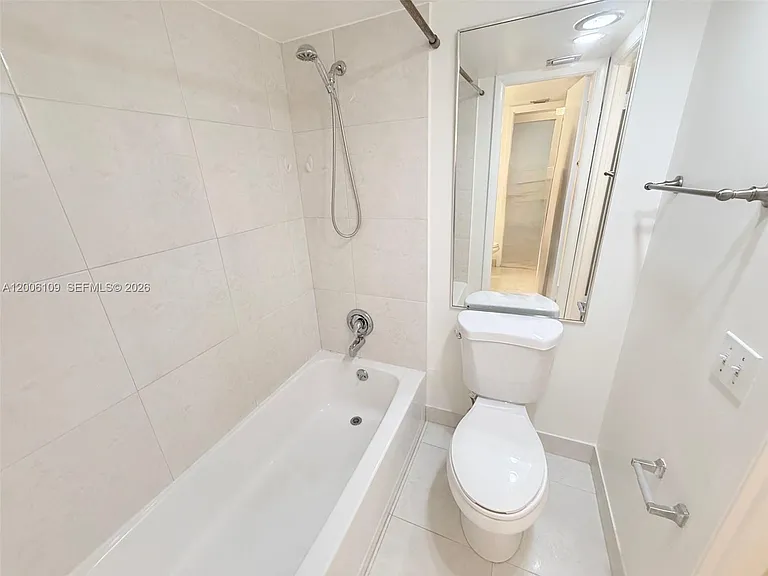 1400 Saint Charles Pl #314 — Photo 16