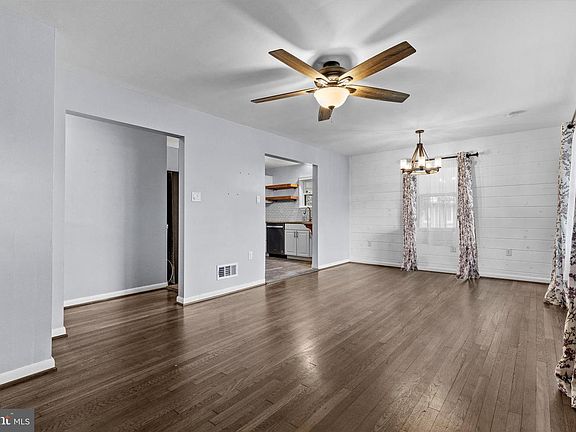 4th image of 102 Limestone Dr