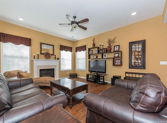 4th image of 1001 Murandy Ln