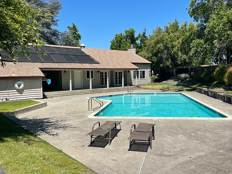 2527 Westberry Dr — Photo 1