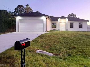 2915 28th St SW, Lehigh Acres, FL 33976