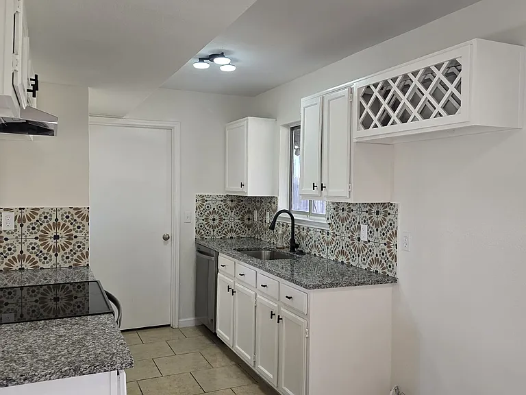 5620 Stone Meadow Ln — Photo 7