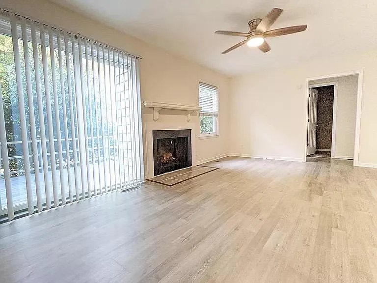 11 Clover Dr — Photo 5