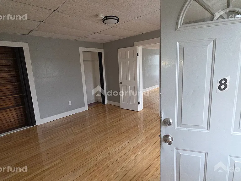 224 Main St #8 — Photo 2