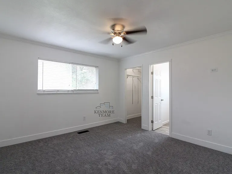 2122 S Olympia St — Photo 8