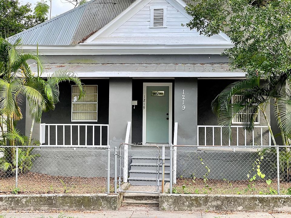 1st image of 1219 E Osborne Ave