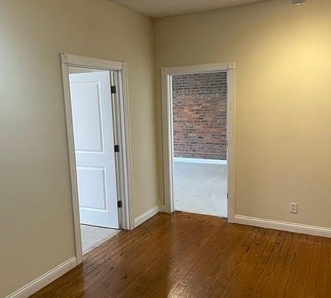 3rd image of 634 N High St