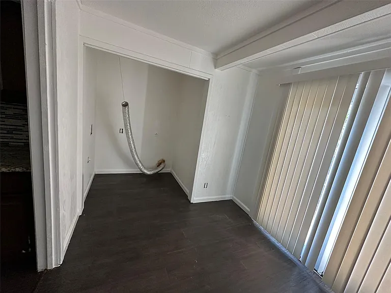 4612 Emerson St — Photo 5