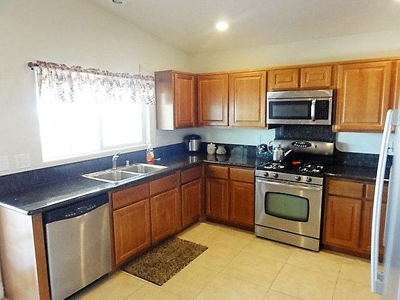 Kitchen Features All Appliances !!