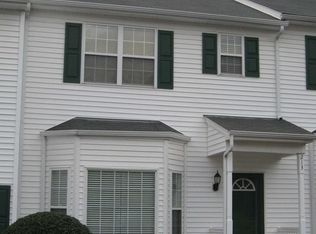 213 Pointe Crest Ct, Cary, NC 27513