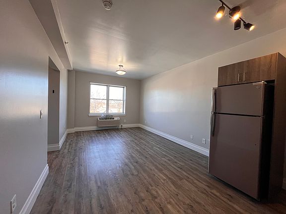 2nd image of 104 N Grove St #504
